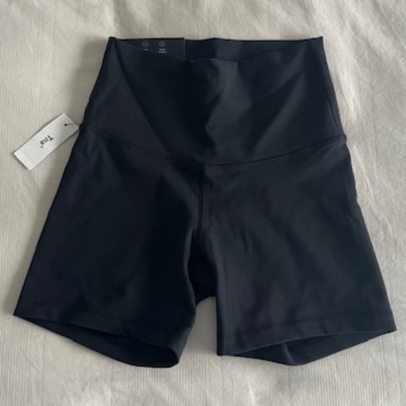 NWT Aritzia TNA Golden Cheeky Hi-Rise 5" Shorts Bike Shorts Yoga Pilates Size S - Picture 4 of 6